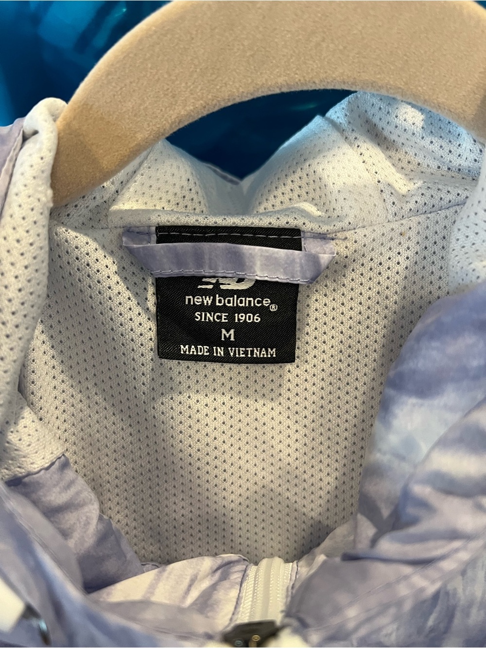 New Balance Pastel Tie-Dye Hooded Windbreaker - Lavender and White - Picture 6 of 9